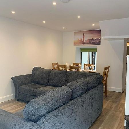 Eyre Square Lane Budget Rooms 戈尔韦 外观 照片