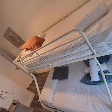 Eyre Square Lane Budget Rooms 戈尔韦 外观 照片