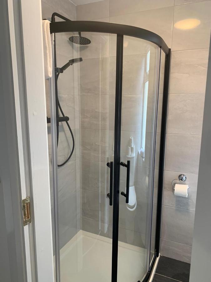 Eyre Square Lane Budget Rooms 戈尔韦 外观 照片