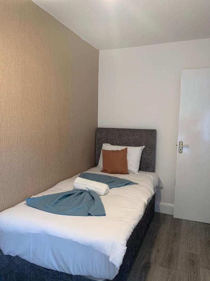 Eyre Square Lane Budget Rooms 戈尔韦 外观 照片