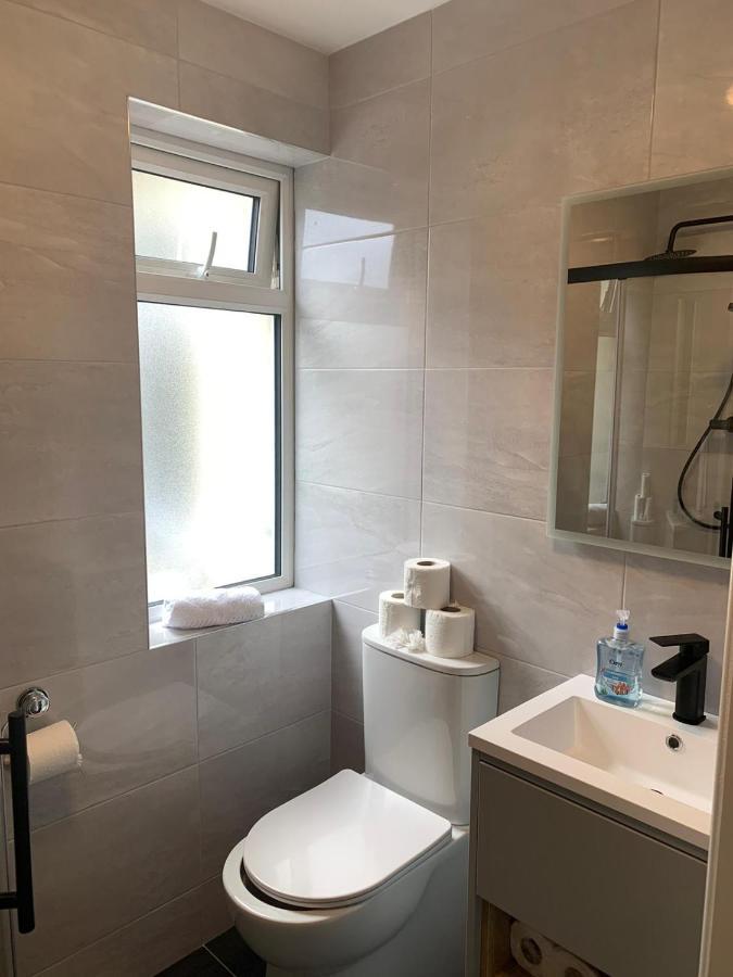 Eyre Square Lane Budget Rooms 戈尔韦 外观 照片