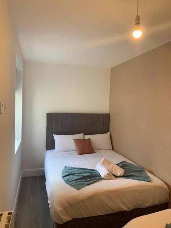 Eyre Square Lane Budget Rooms 戈尔韦 外观 照片
