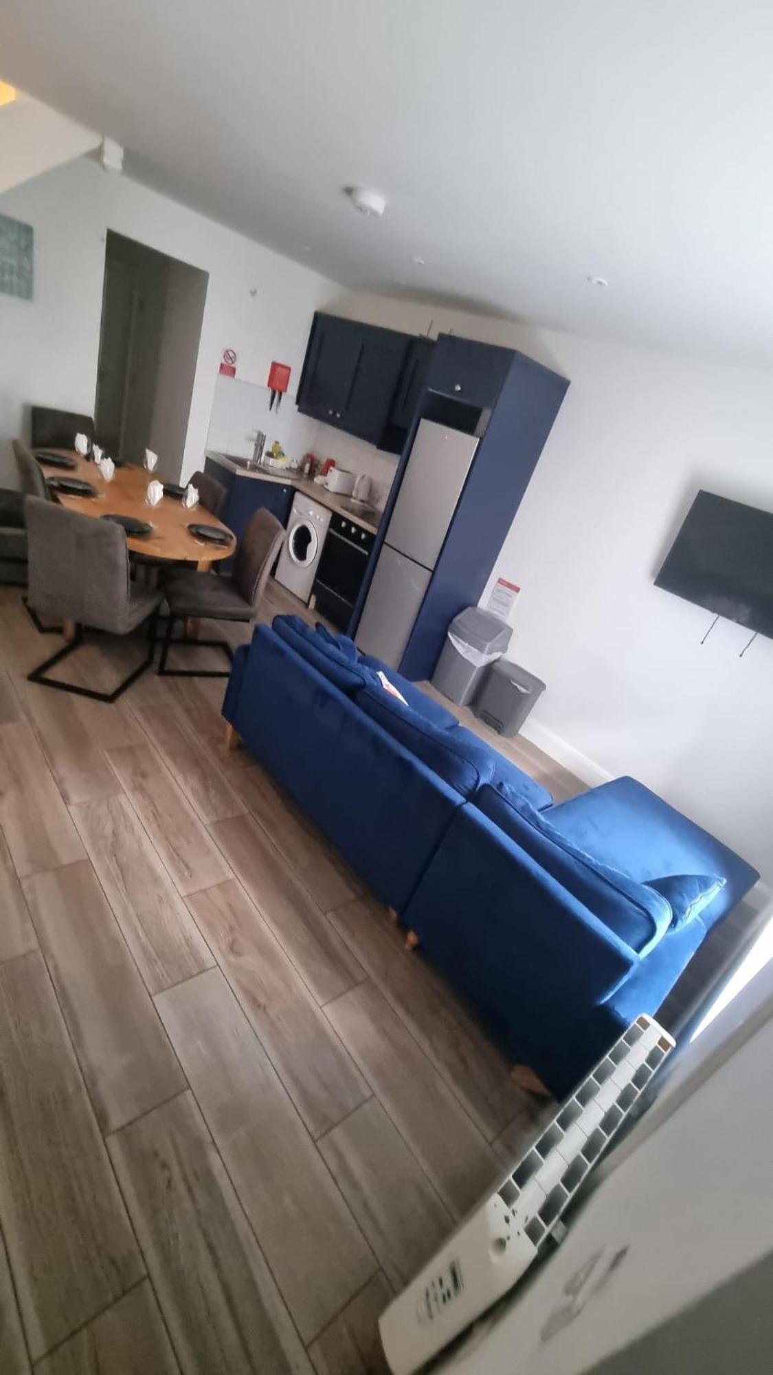 Eyre Square Lane Budget Rooms 戈尔韦 外观 照片