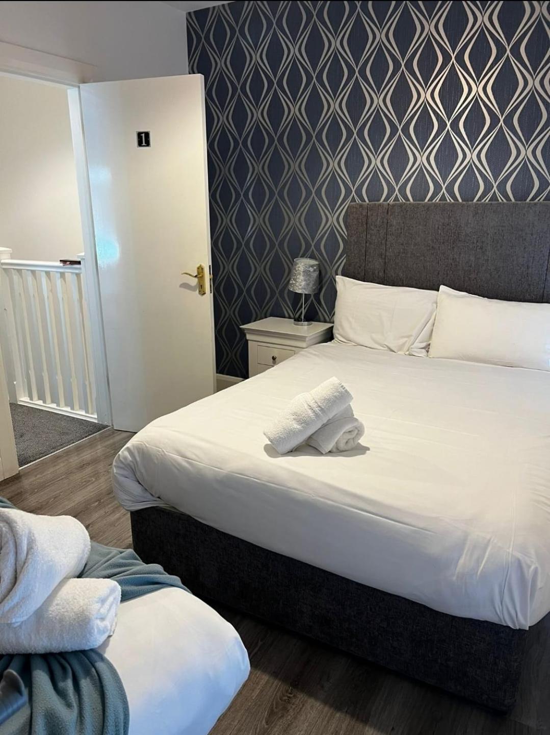 Eyre Square Lane Budget Rooms 戈尔韦 外观 照片
