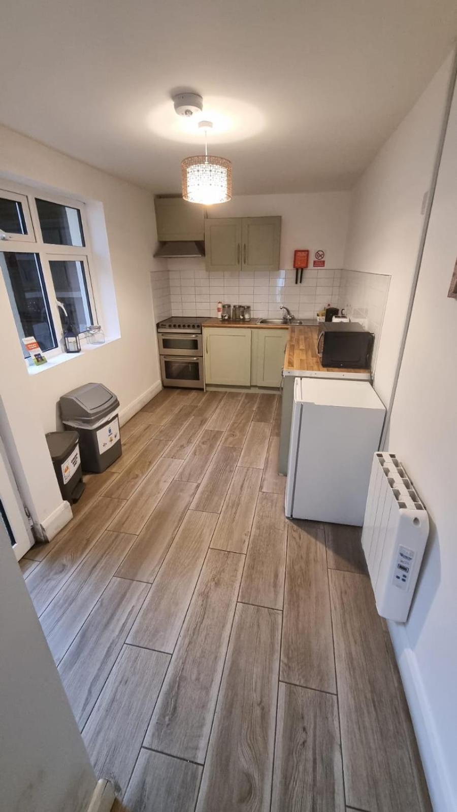 Eyre Square Lane Budget Rooms 戈尔韦 外观 照片