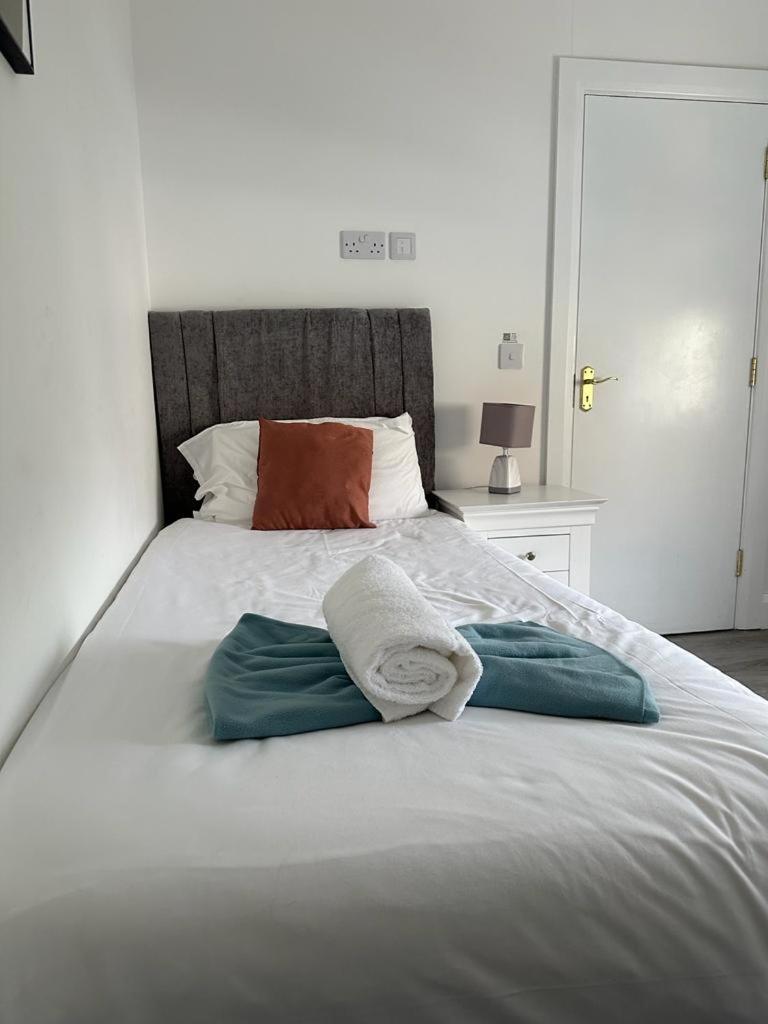 Eyre Square Lane Budget Rooms 戈尔韦 外观 照片